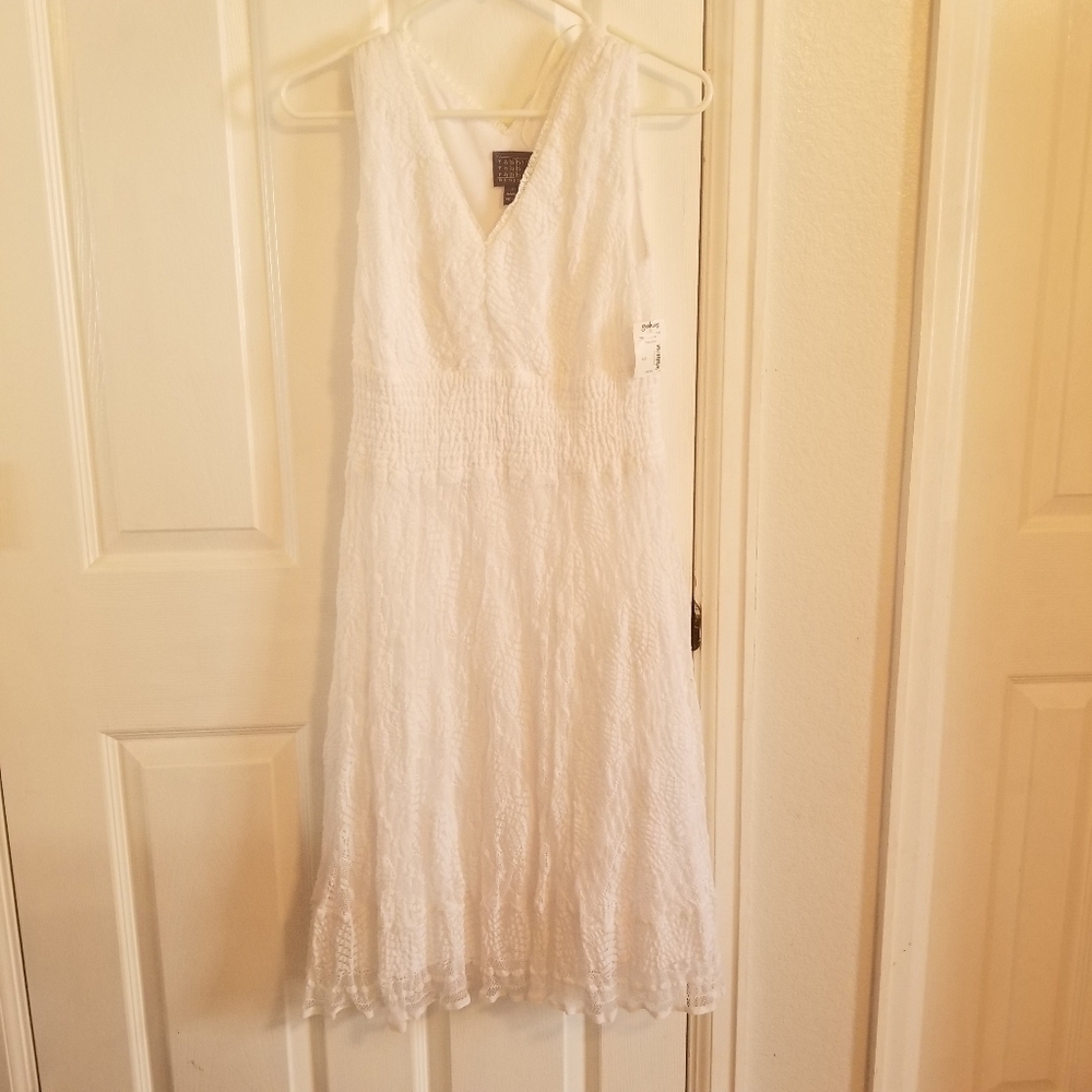White Lace Sleeveless Dress